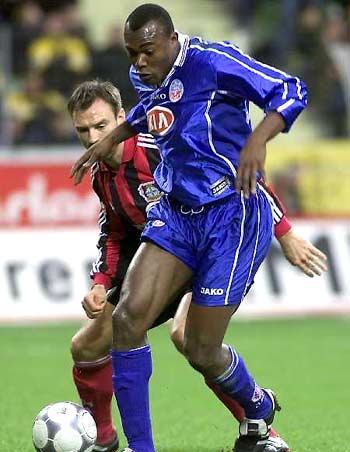 通过警务文 通过警务文